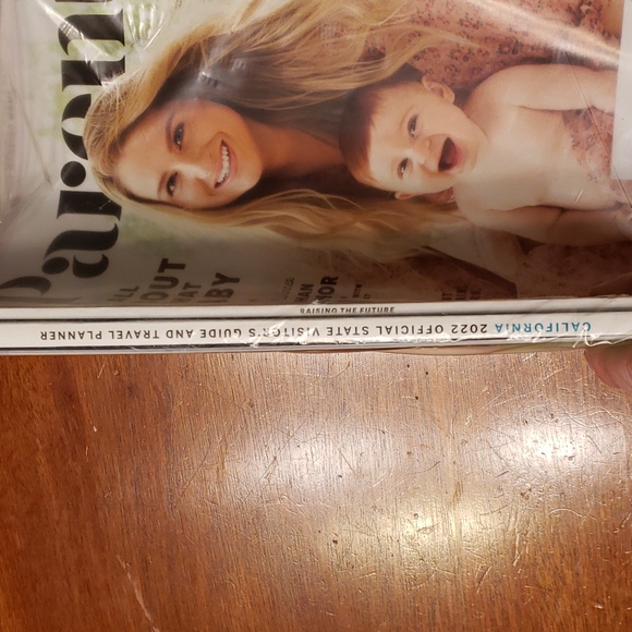 🆕️*Free* with Kids Clothes Purchase. Parents Magazine w/ 2022 CA State Travel - Picture 3 of 4